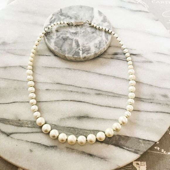Vintage Simulated Pearl Necklace Round White Beads Single Strand Silver Clasp - Picture 1 of 6